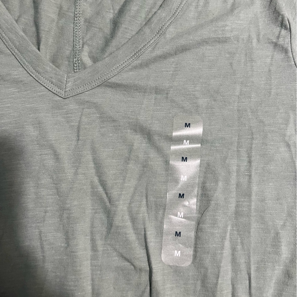 NWT GAP|Forever Soft V-Neck Tee|Size Medium - Picture 5 of 7